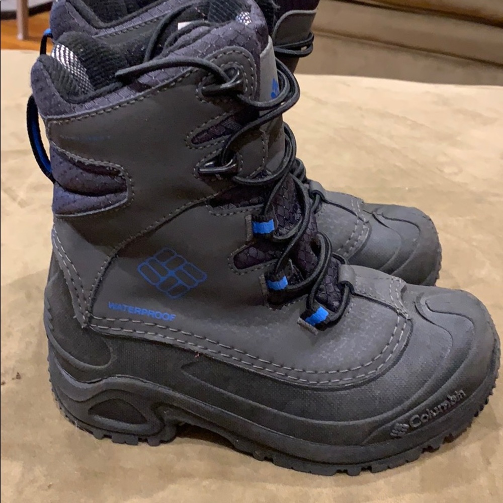 Boys Columbia waterproof boots size 1Y